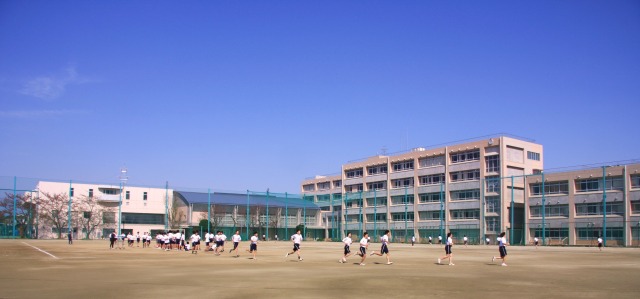 国分寺高等学校の外観