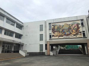 小川高等学校の外観