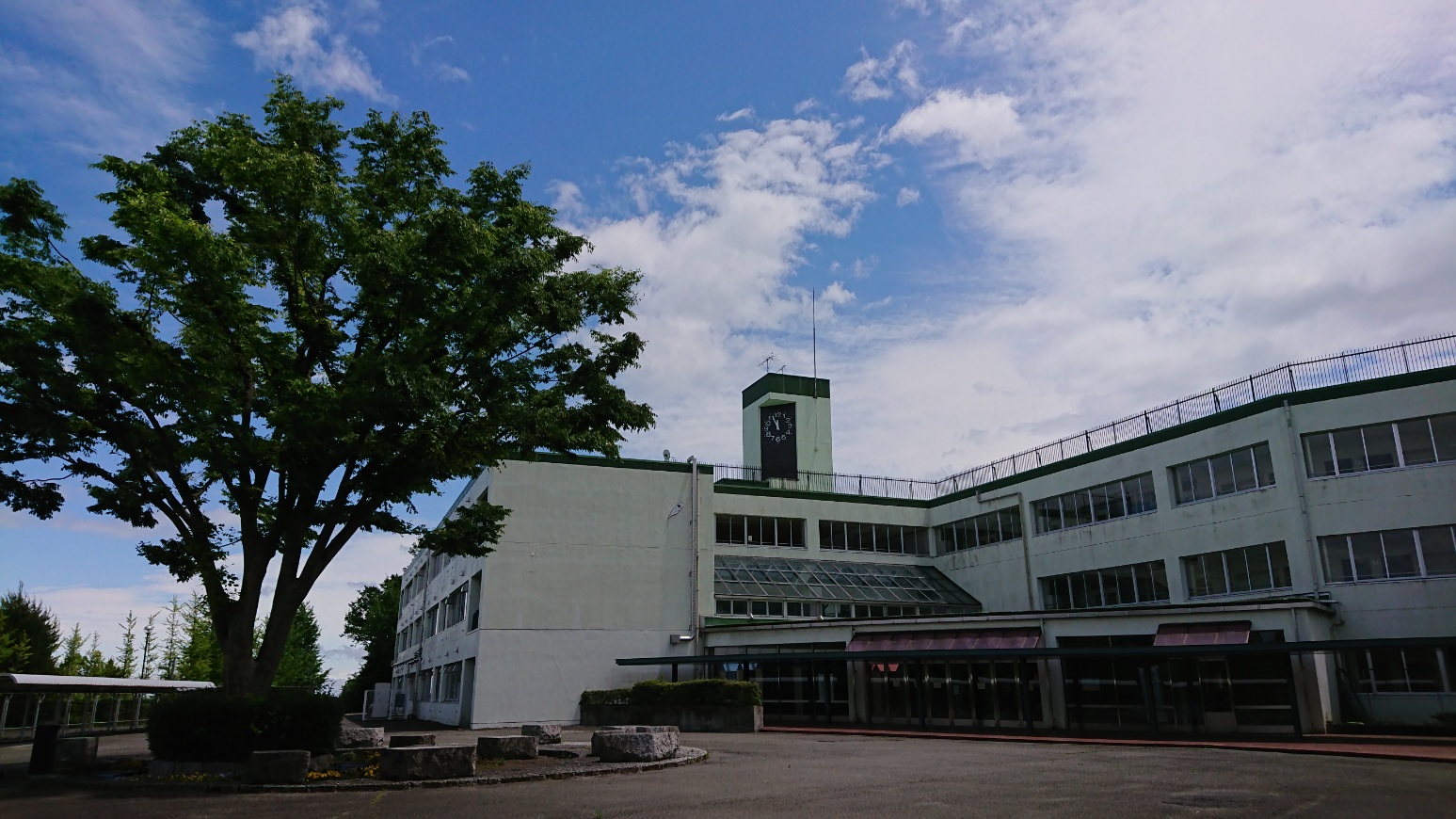 翔陽高等学校の外観